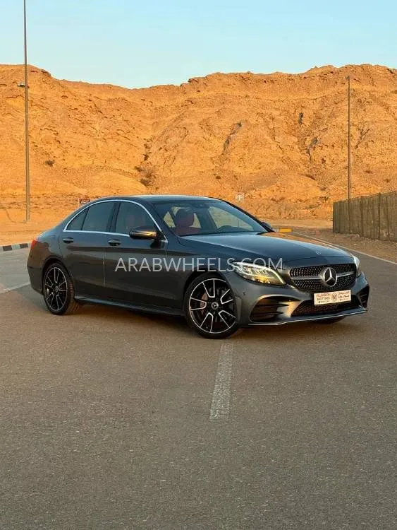 مرسيدس بنز كلاس C 2019 for Sale in أبو ظبي Image-4