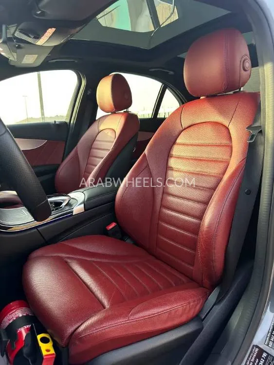 مرسيدس بنز كلاس C 2019 for Sale in أبو ظبي Image-10