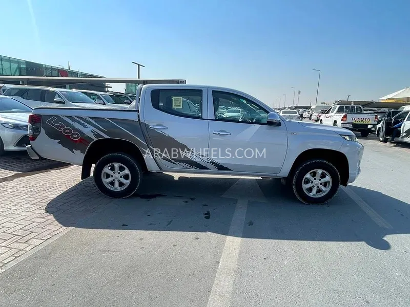 Mitsubishi L200 2019 for Sale in Sharjah Image-4