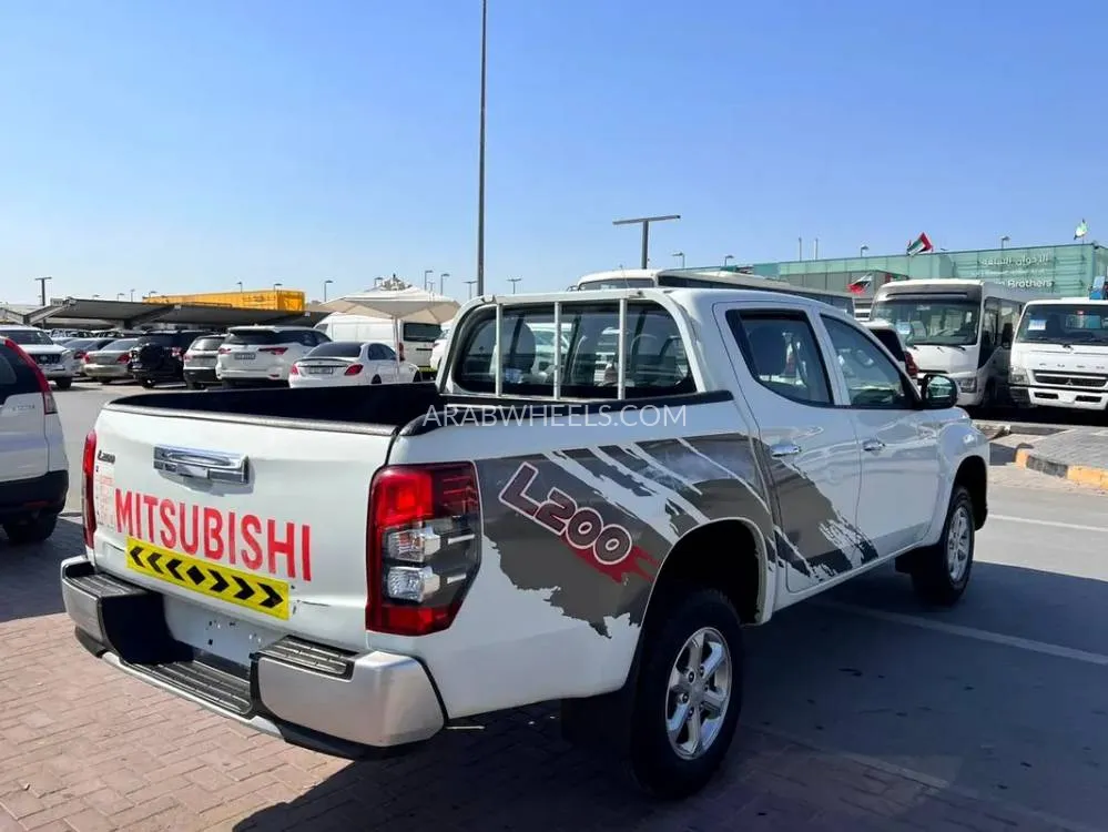 ميتسوبيشي L200 2020 for Sale in الشارقة Image-4