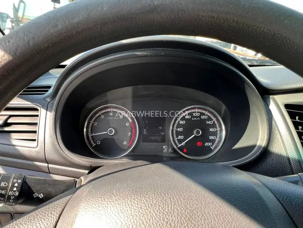 ميتسوبيشي L200 2020 for Sale in الشارقة Image-7