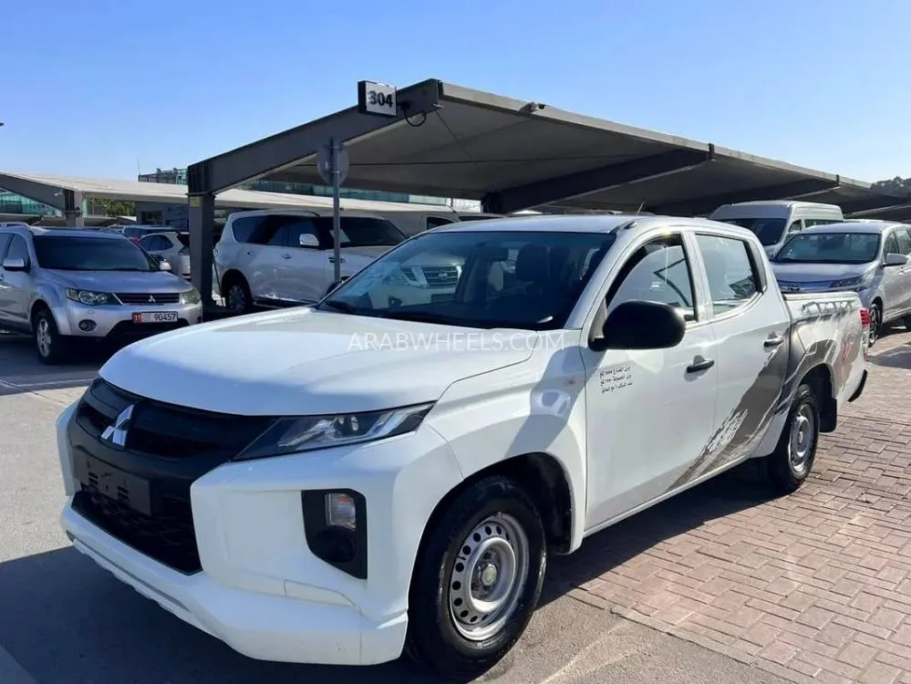 ميتسوبيشي L200 2020 for Sale in الشارقة Image-3