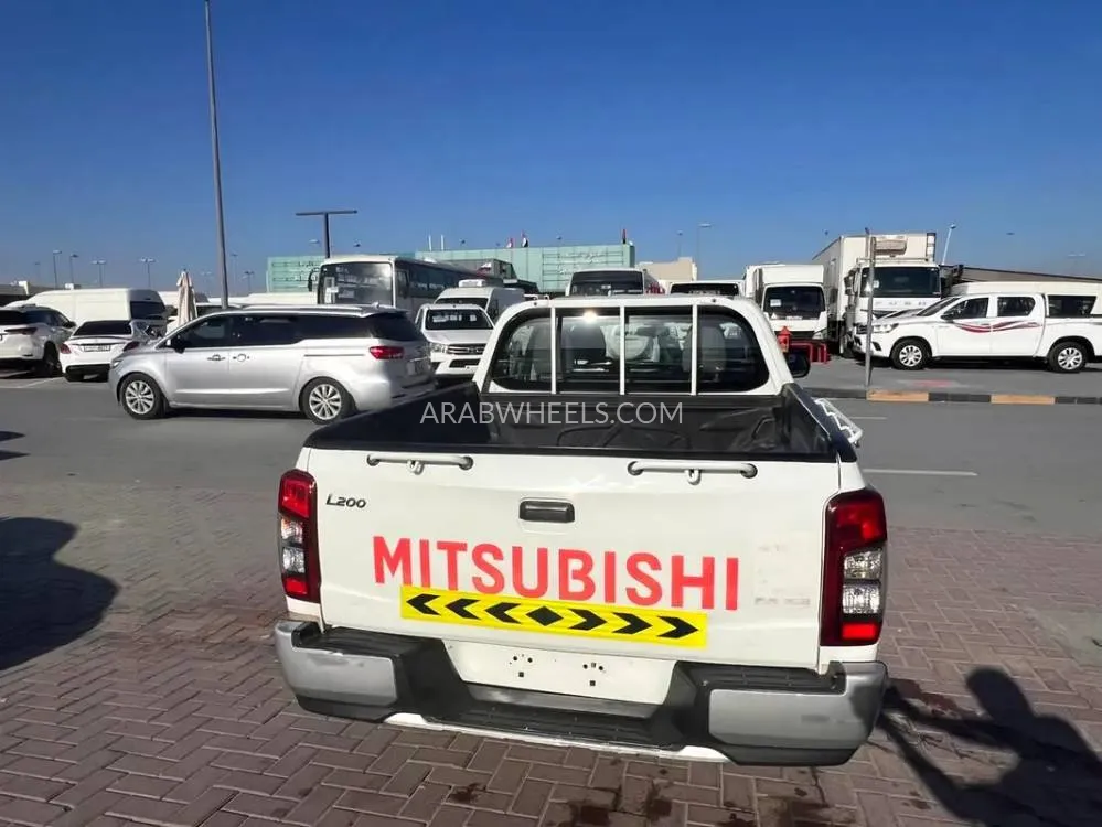 ميتسوبيشي L200 2020 for Sale in الشارقة Image-8