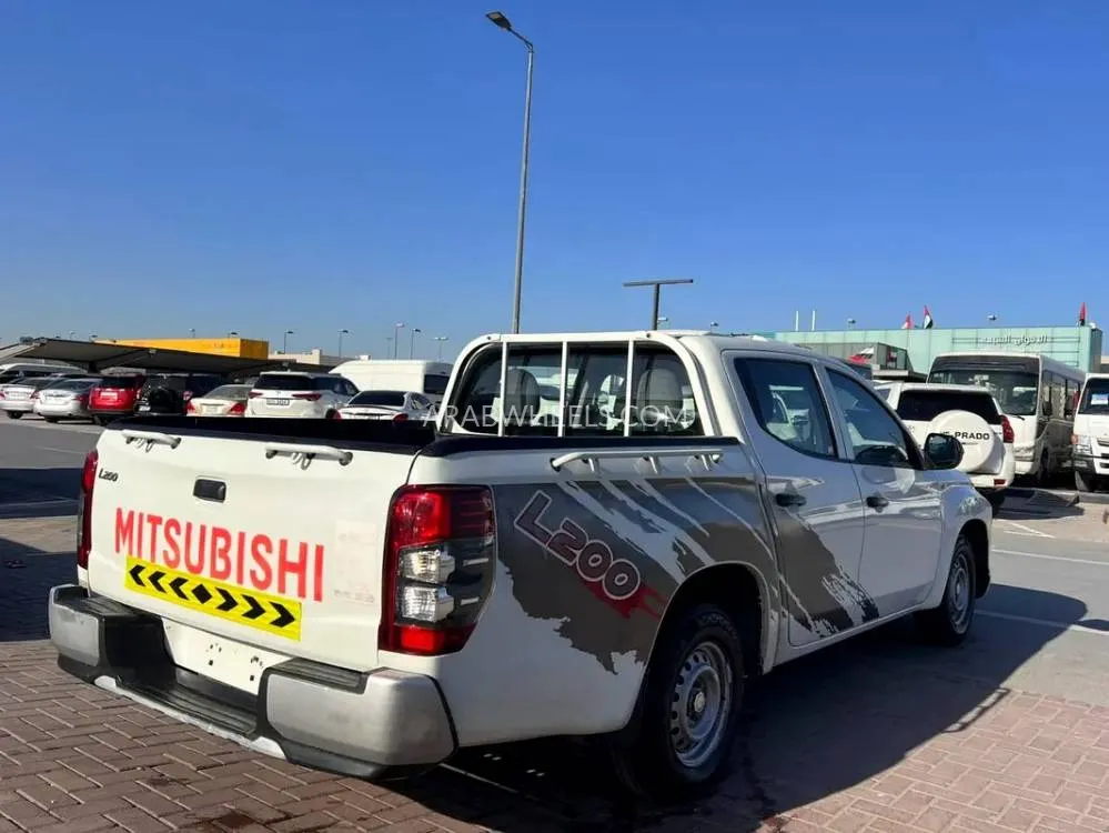 ميتسوبيشي L200 2020 for Sale in الشارقة Image-12
