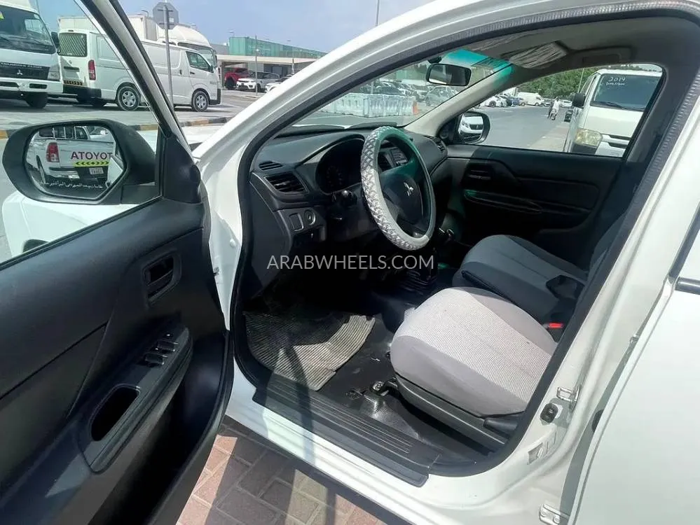 ميتسوبيشي L200 2021 for Sale in الشارقة Image-6