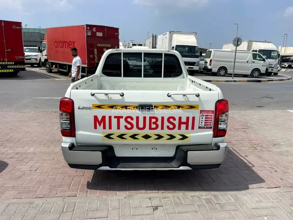 ميتسوبيشي L200 2021 for Sale in الشارقة Image-7