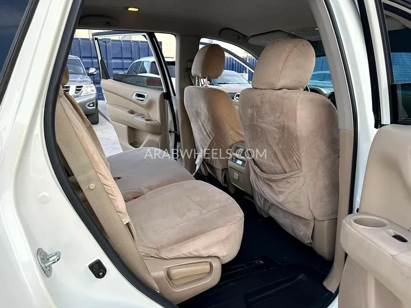 Nissan Pathfinder 2018 for Sale in Abu Dhabi Image-17