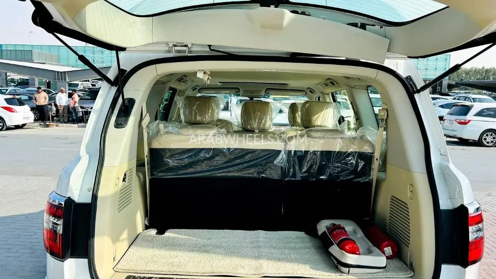 Nissan Patrol 2020 for Sale in Sharjah Image-19
