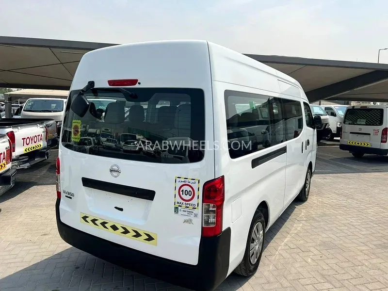 Nissan Urvan 2020 for Sale in Sharjah Image-3