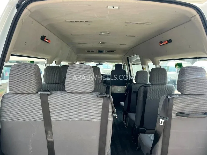Nissan Urvan 2020 for Sale in Sharjah Image-12
