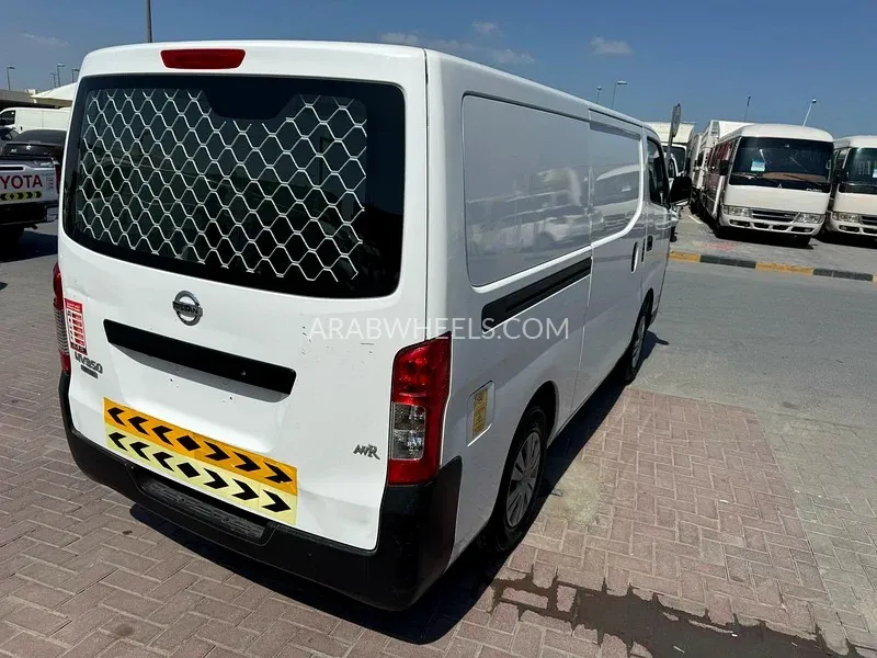 Nissan Urvan 2021 for Sale in Sharjah Image-12