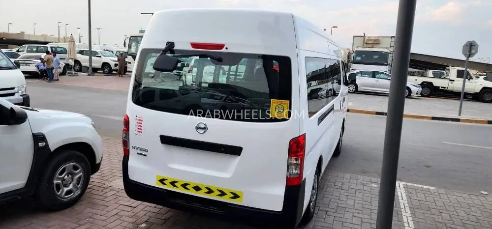 Nissan Urvan 2021 for Sale in Sharjah Image-9