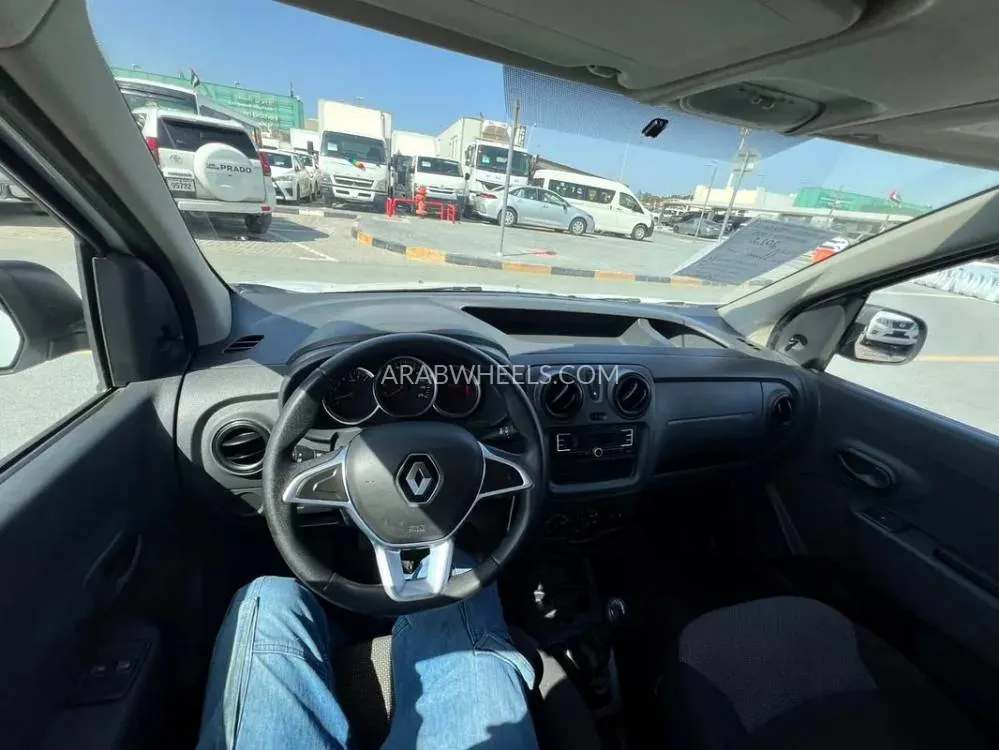Renault Dokker Van 2022 for Sale in Sharjah Image-3