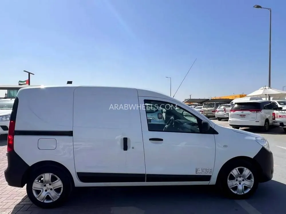 Renault Dokker Van 2022 for Sale in Sharjah Image-11