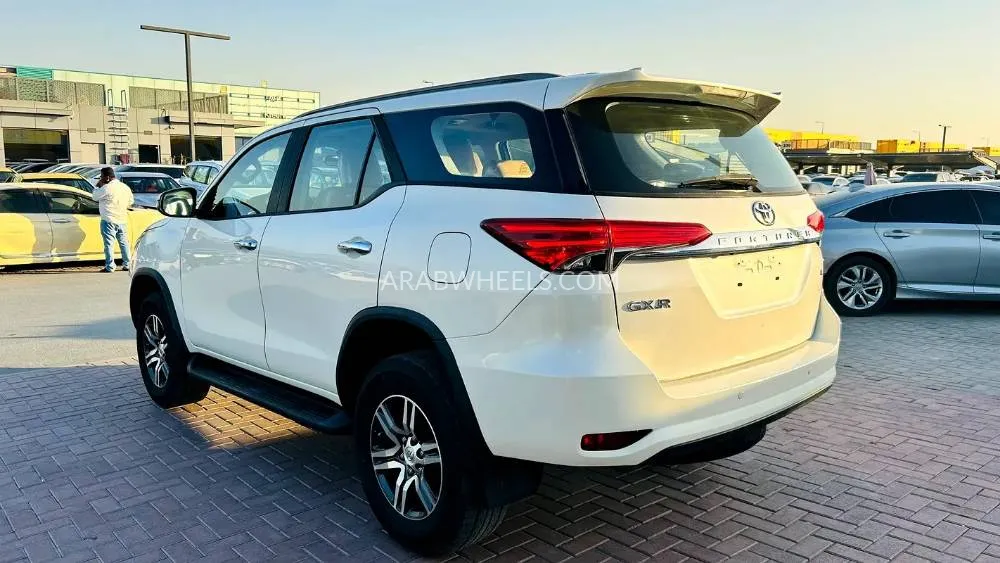 Toyota Fortuner 2019 for Sale in Sharjah Image-11
