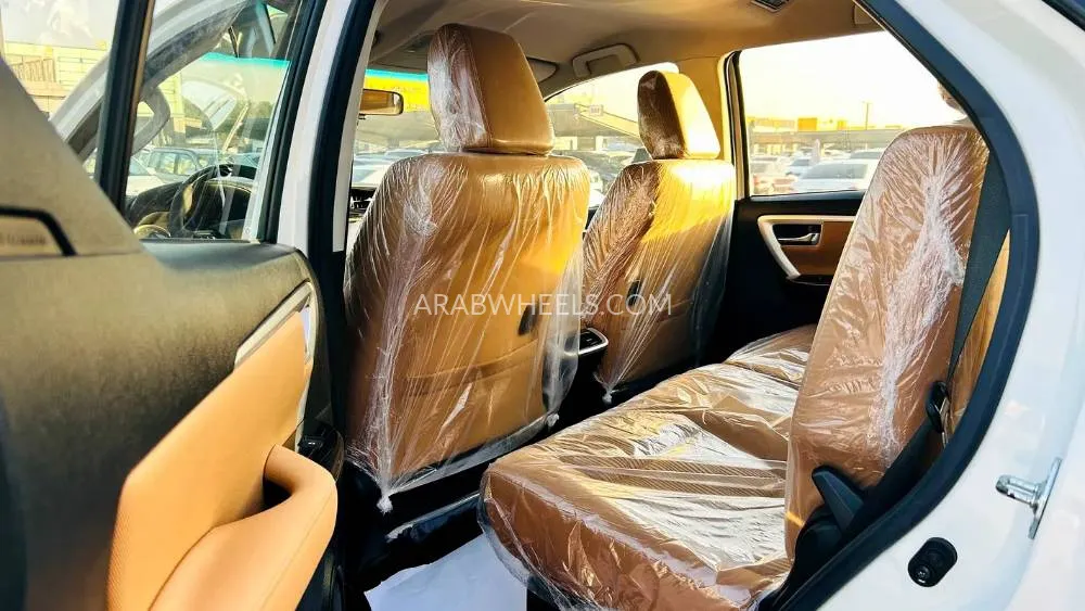 Toyota Fortuner 2019 for Sale in Sharjah Image-16