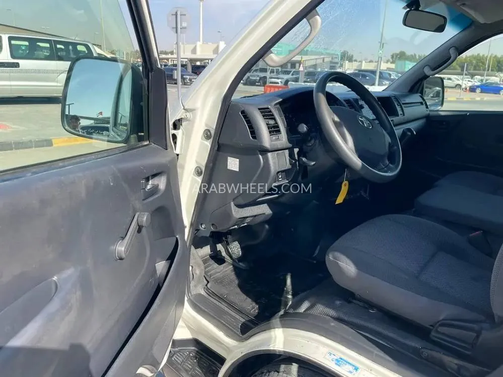 تويوتا هايس 2020 for Sale in الشارقة Image-5