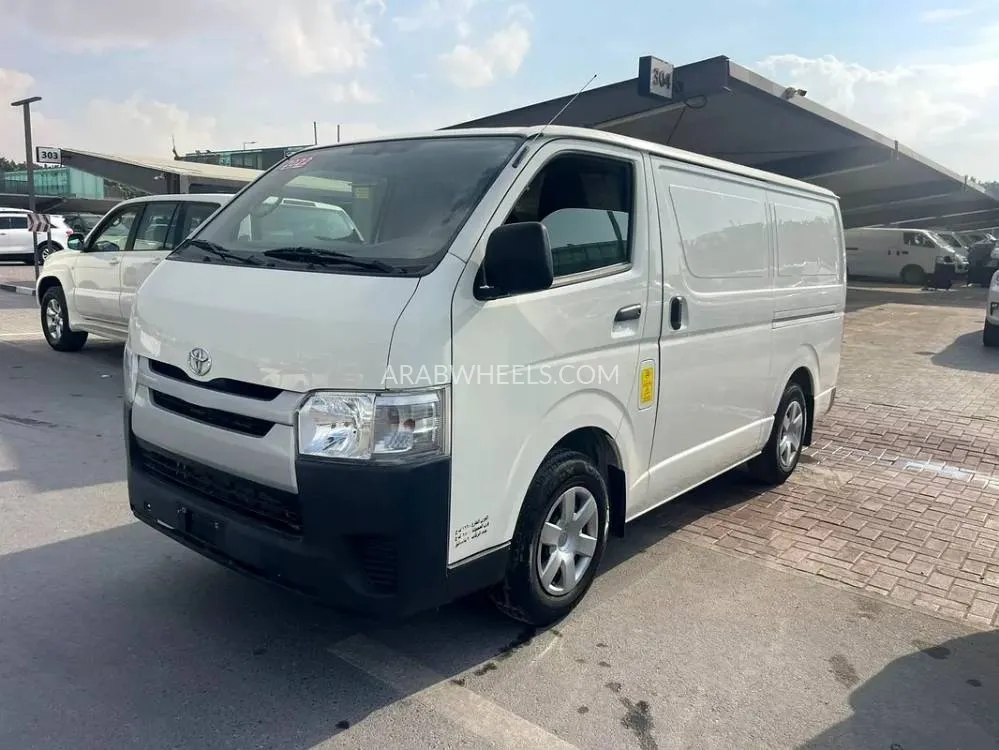 Toyota Hiace 2022 for Sale in Sharjah Image-7