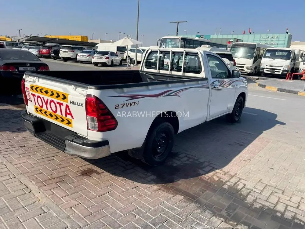 Toyota Hilux 2022 for Sale in Sharjah Image-7