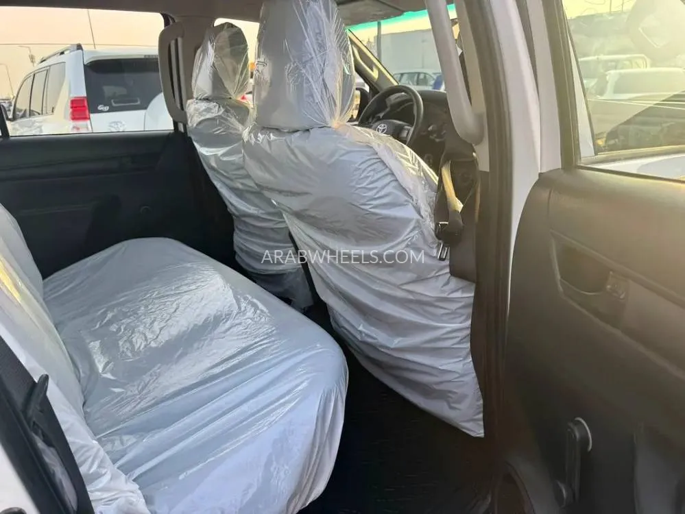 Toyota Hilux 2020 for Sale in Sharjah Image-11