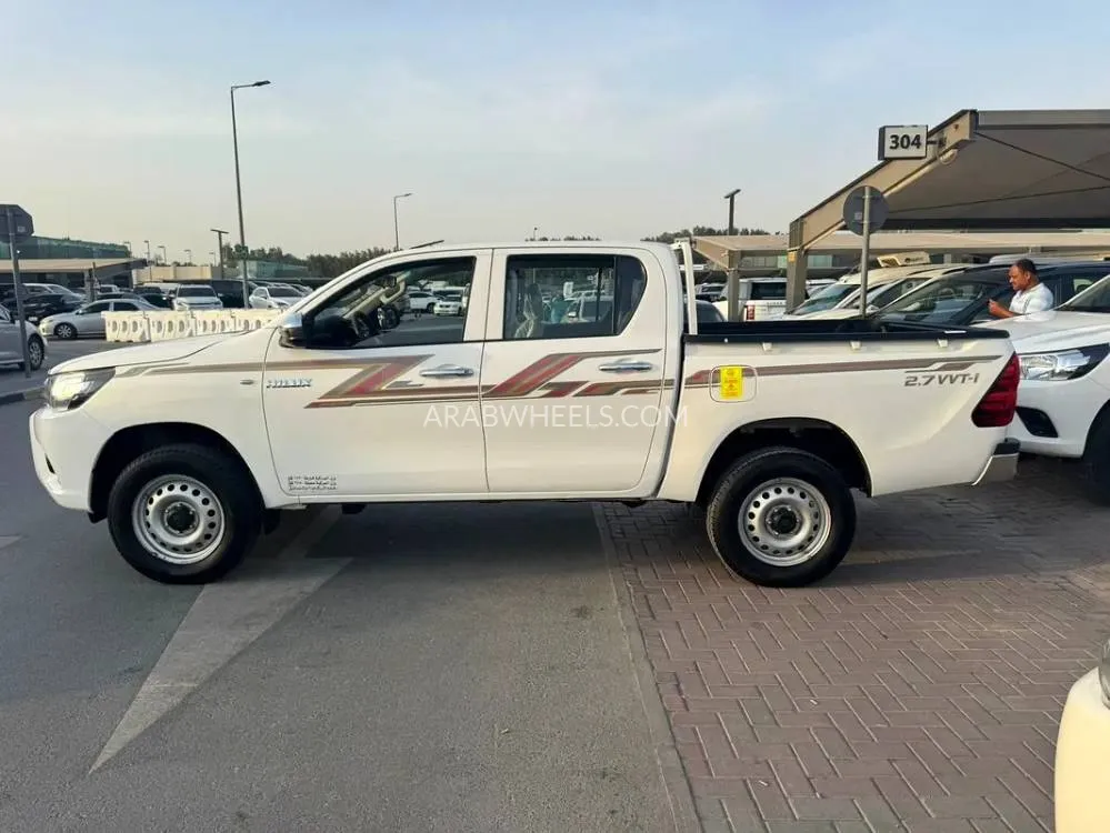 Toyota Hilux 2020 for Sale in Sharjah Image-12