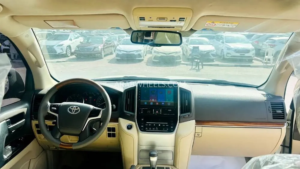 Toyota Land Cruiser 2018 for Sale in Sharjah Image-2