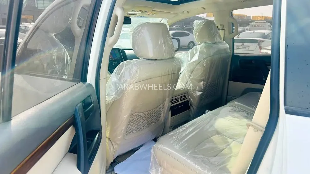 Toyota Land Cruiser 2018 for Sale in Sharjah Image-3