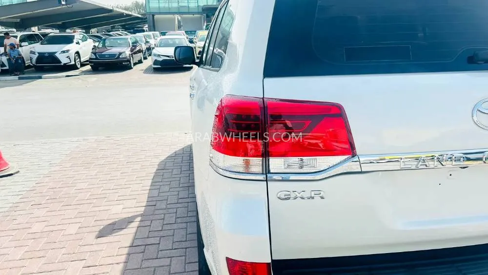 Toyota Land Cruiser 2018 for Sale in Sharjah Image-8