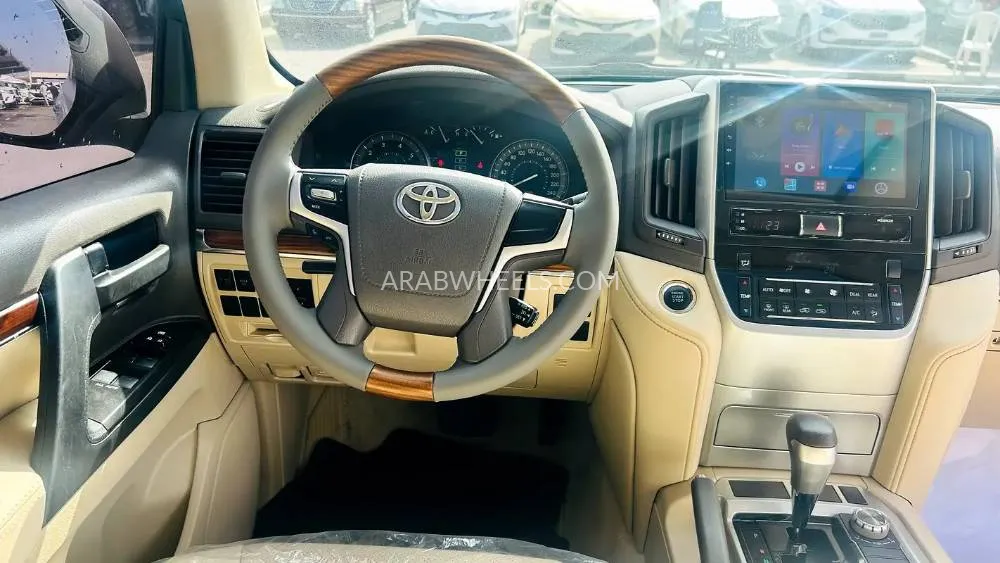 Toyota Land Cruiser 2018 for Sale in Sharjah Image-19