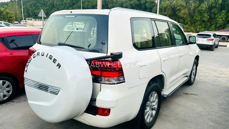 Toyota Land Cruiser 2019 for Sale in Sharjah Image-11