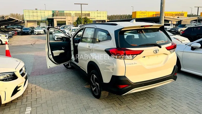 Toyota Rush 2019 for Sale in Sharjah Image-5