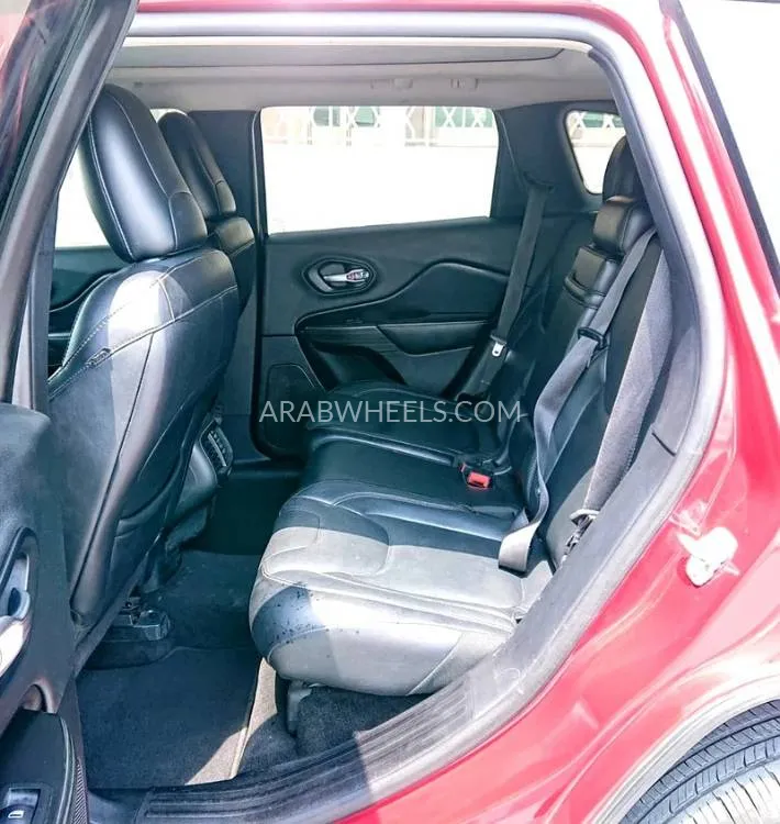 Jeep Cherokee 2014 for Sale in Ajman Image-2