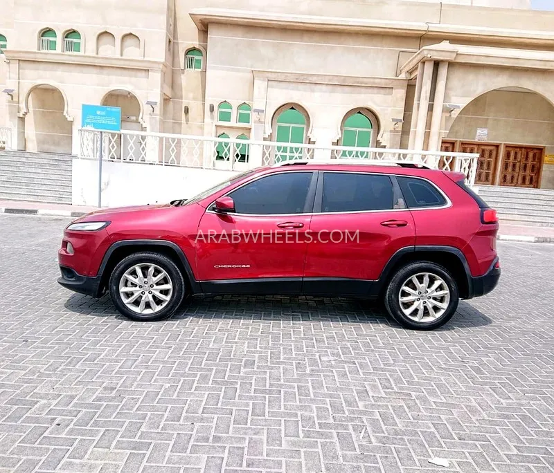 Jeep Cherokee 2014 for Sale in Ajman Image-10