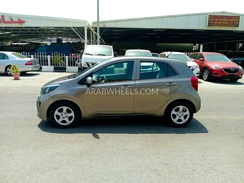 Kia Picanto 2020 for Sale in Ajman Image-9