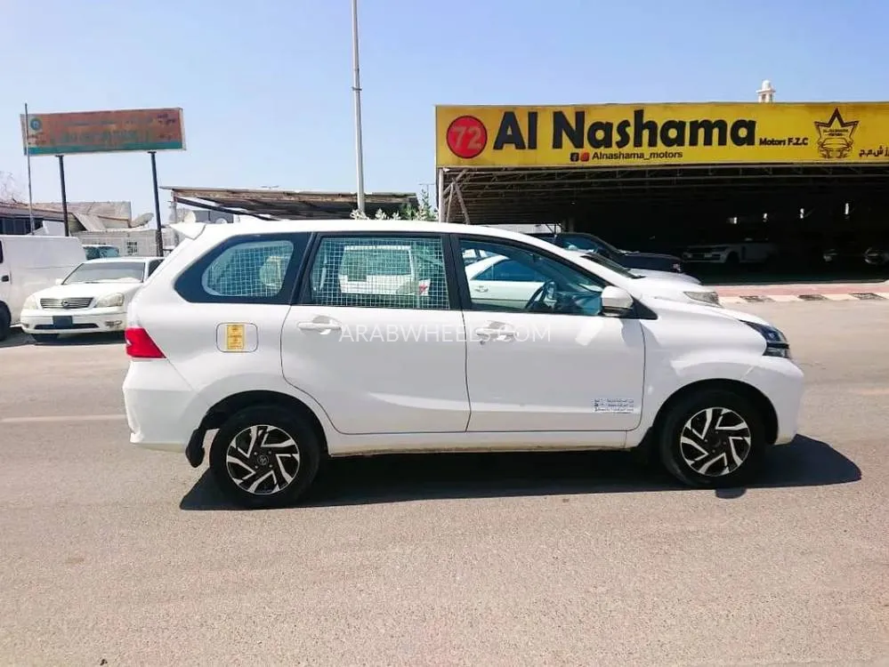 Toyota Avanza 2018 for Sale in Ajman Image-9