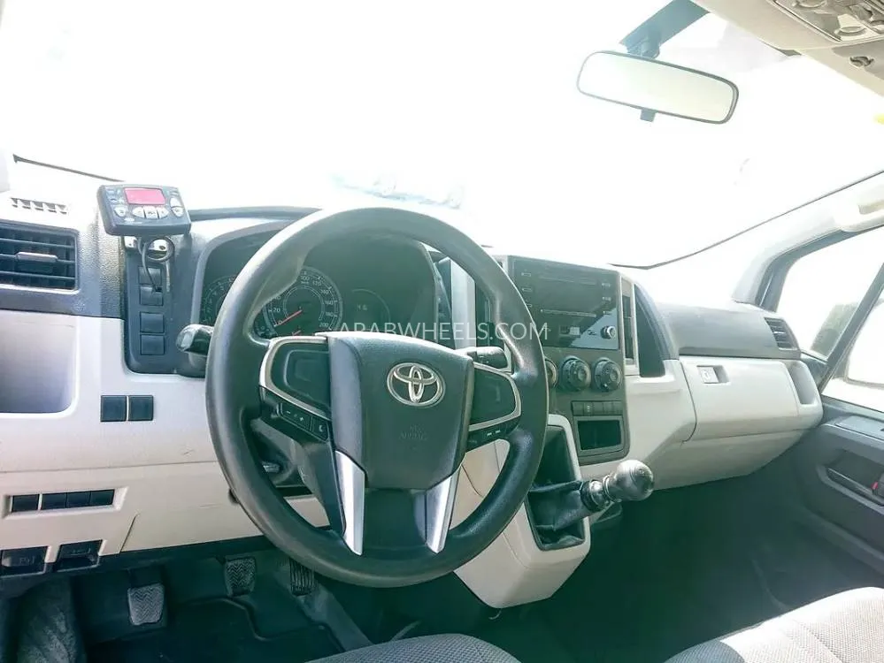 Toyota Hiace 2019 for Sale in Ajman Image-8