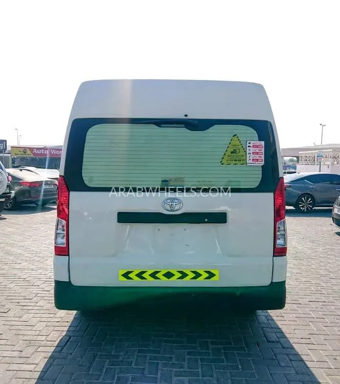 Toyota Hiace 2020 for Sale in Ajman Image-4