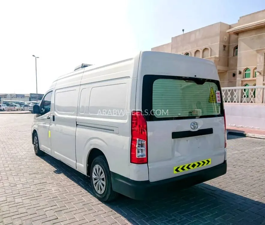 Toyota Hiace 2020 for Sale in Ajman Image-5