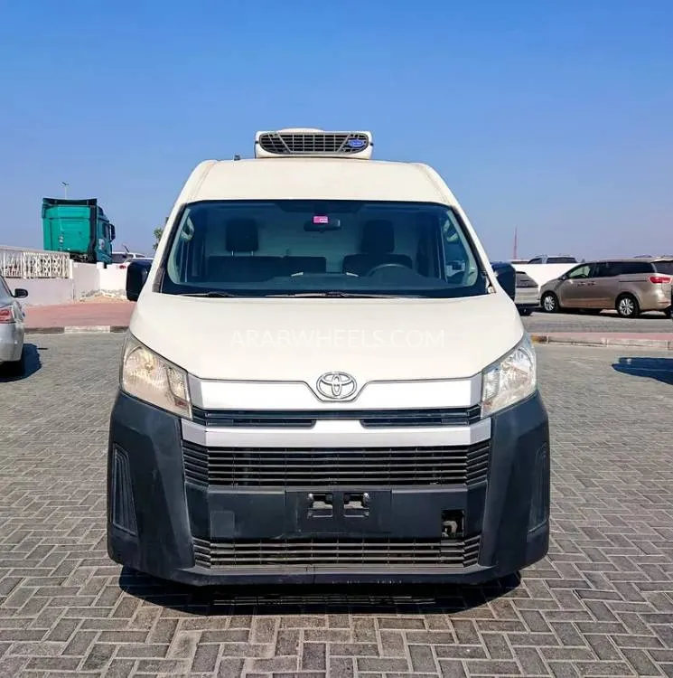 Toyota Hiace 2020 for Sale in Ajman Image-8