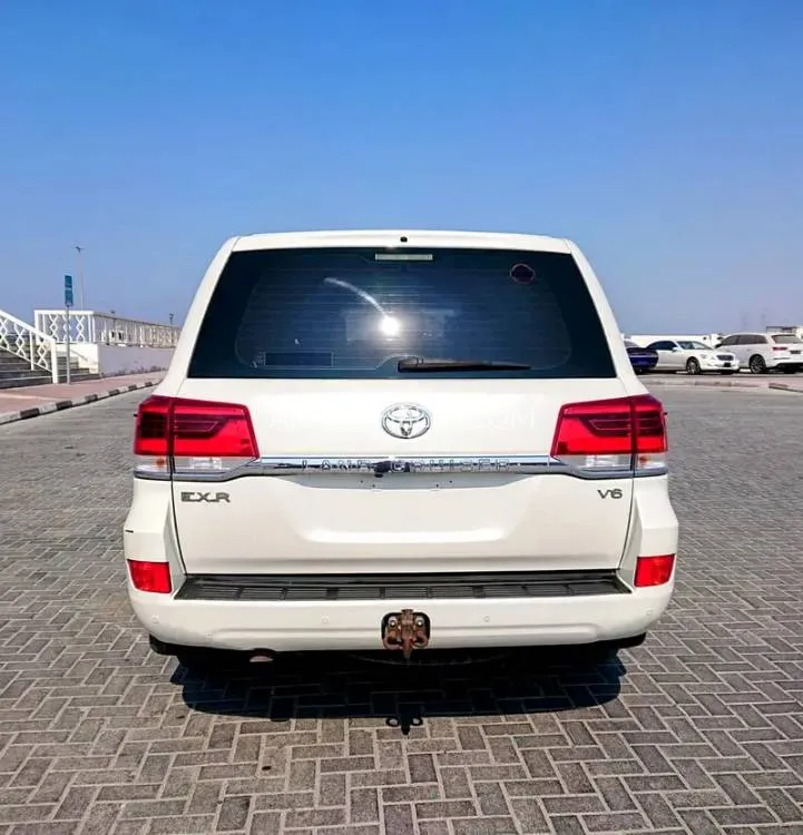 Toyota Land Cruiser 2018 for Sale in Ajman Image-8