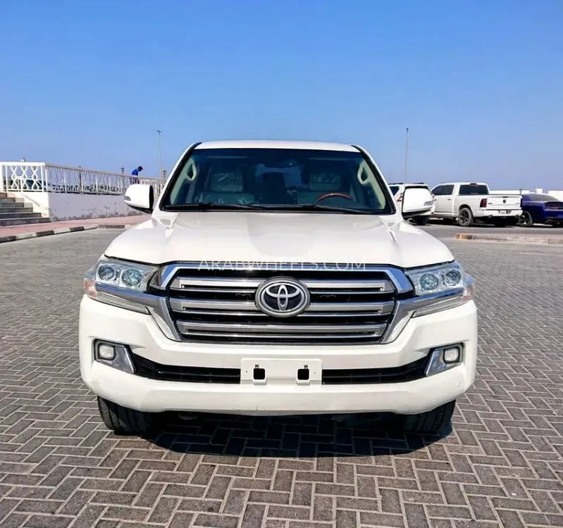Toyota Land Cruiser 2018 for Sale in Ajman Image-9