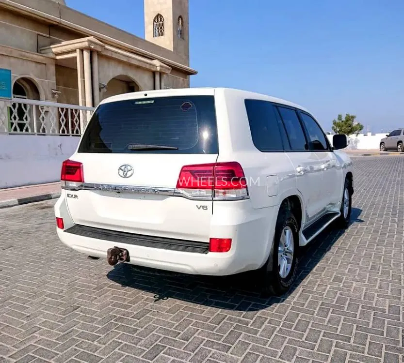 Toyota Land Cruiser 2018 for Sale in Ajman Image-10