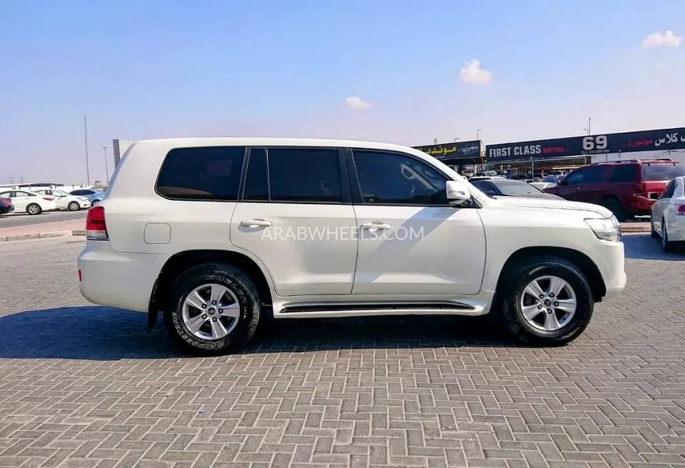 Toyota Land Cruiser 2018 for Sale in Ajman Image-11