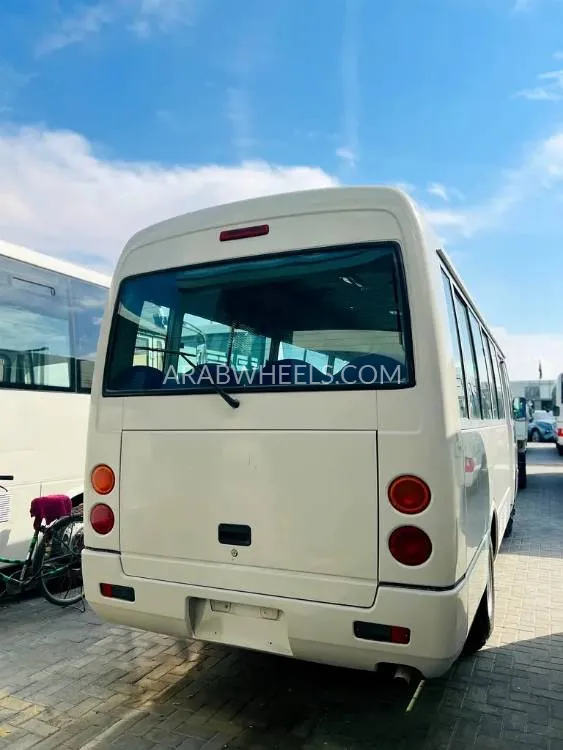 Mitsubishi Fuso 2016 for Sale in Sharjah Image-4