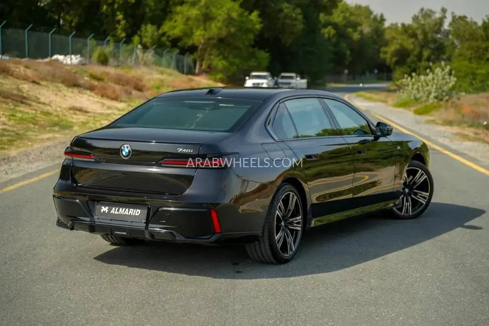 بي إم دبليو الفئة السابعة 2026 for Sale in الشارقة Image-9