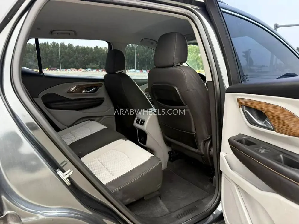 GMC Terrain 2018 for Sale in Sharjah Image-9