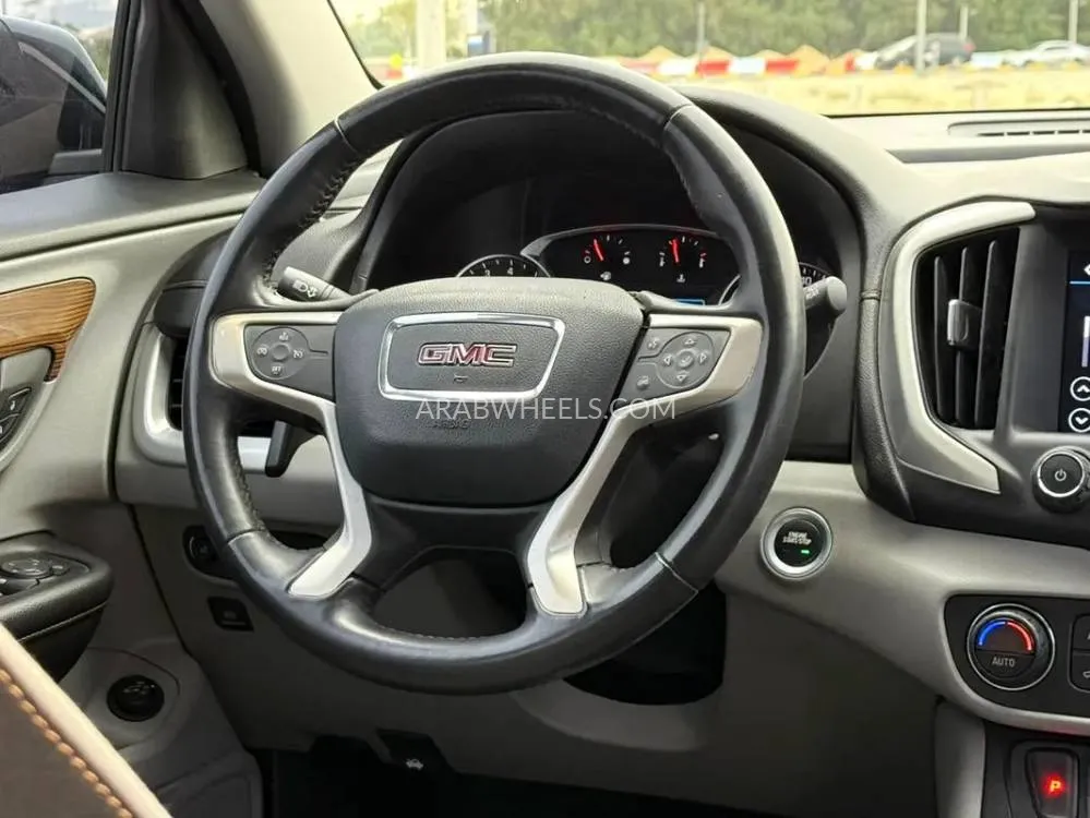 GMC Terrain 2018 for Sale in Sharjah Image-11