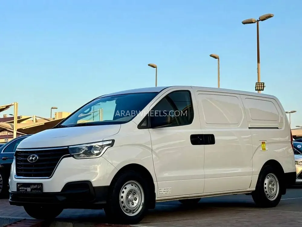 Hyundai H1 2021 for Sale in Sharjah Image-14