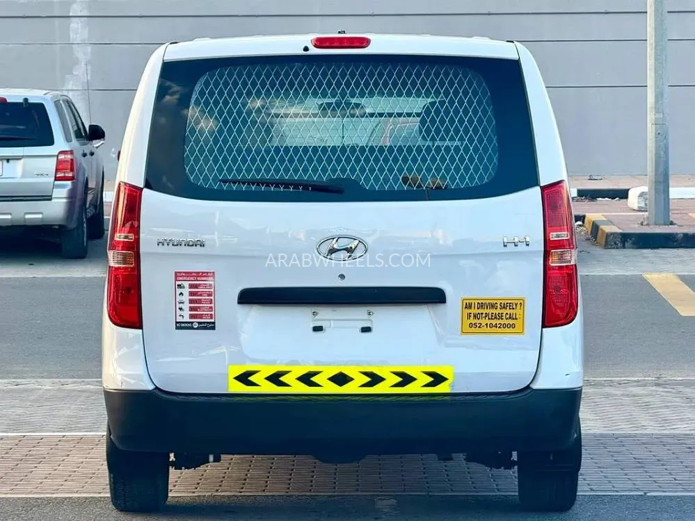 Hyundai H1 2021 for Sale in Sharjah Image-15