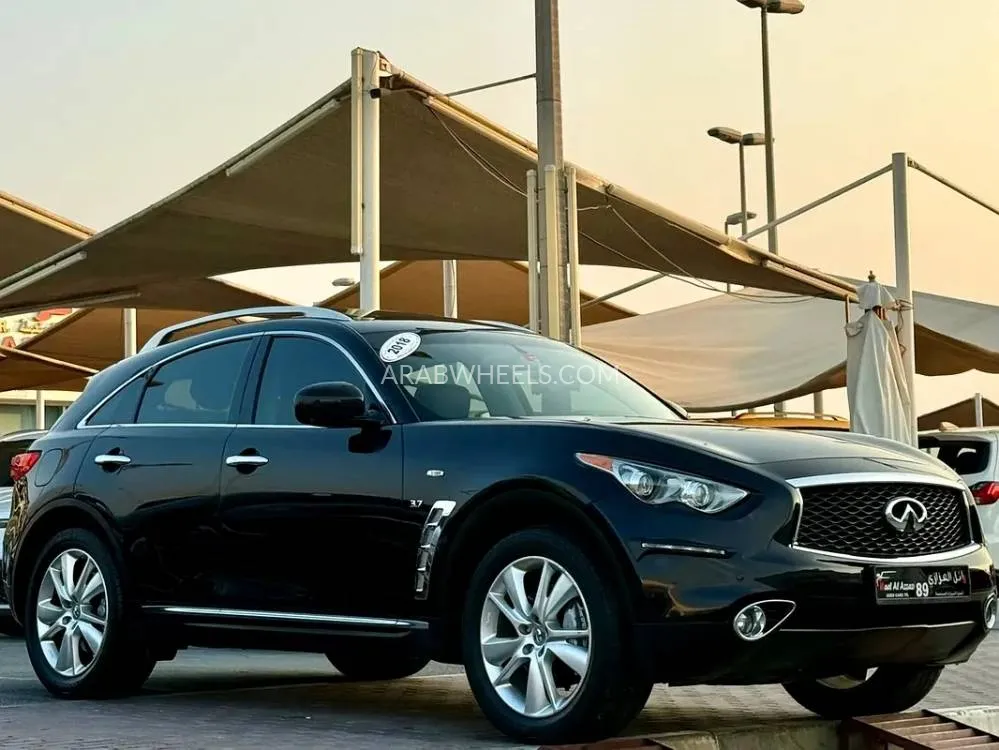 إنفينيتي QX70 2018 for Sale in الشارقة Image-6